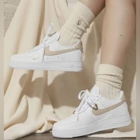 Nike Air Force 1 In White and Rattan size 8 - Picture 2 of 14